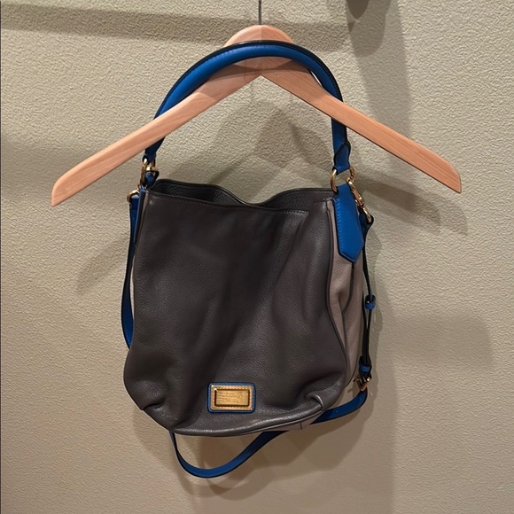 Marc by Marc Jacobs woman's leather dark grey tan and blue purse. - Picture 2 of 15